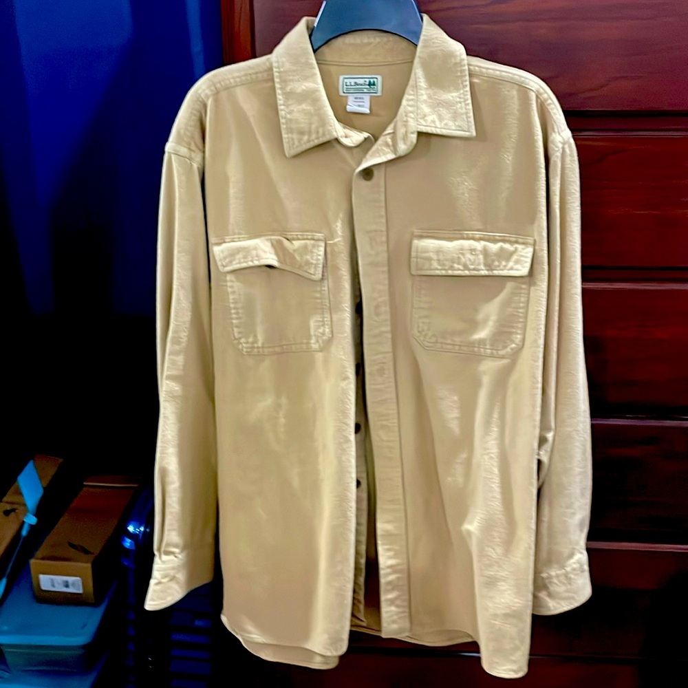 LL Bean men’s L regular Chamois shirt.  Gold. Very good condition $25
